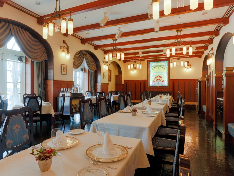 フランス料理「エスカーレ」